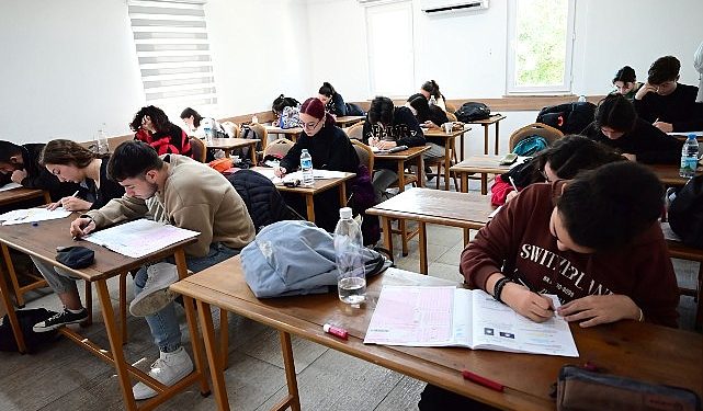 Öğrenciler, Türkiye geneli deneme sınavına girdi